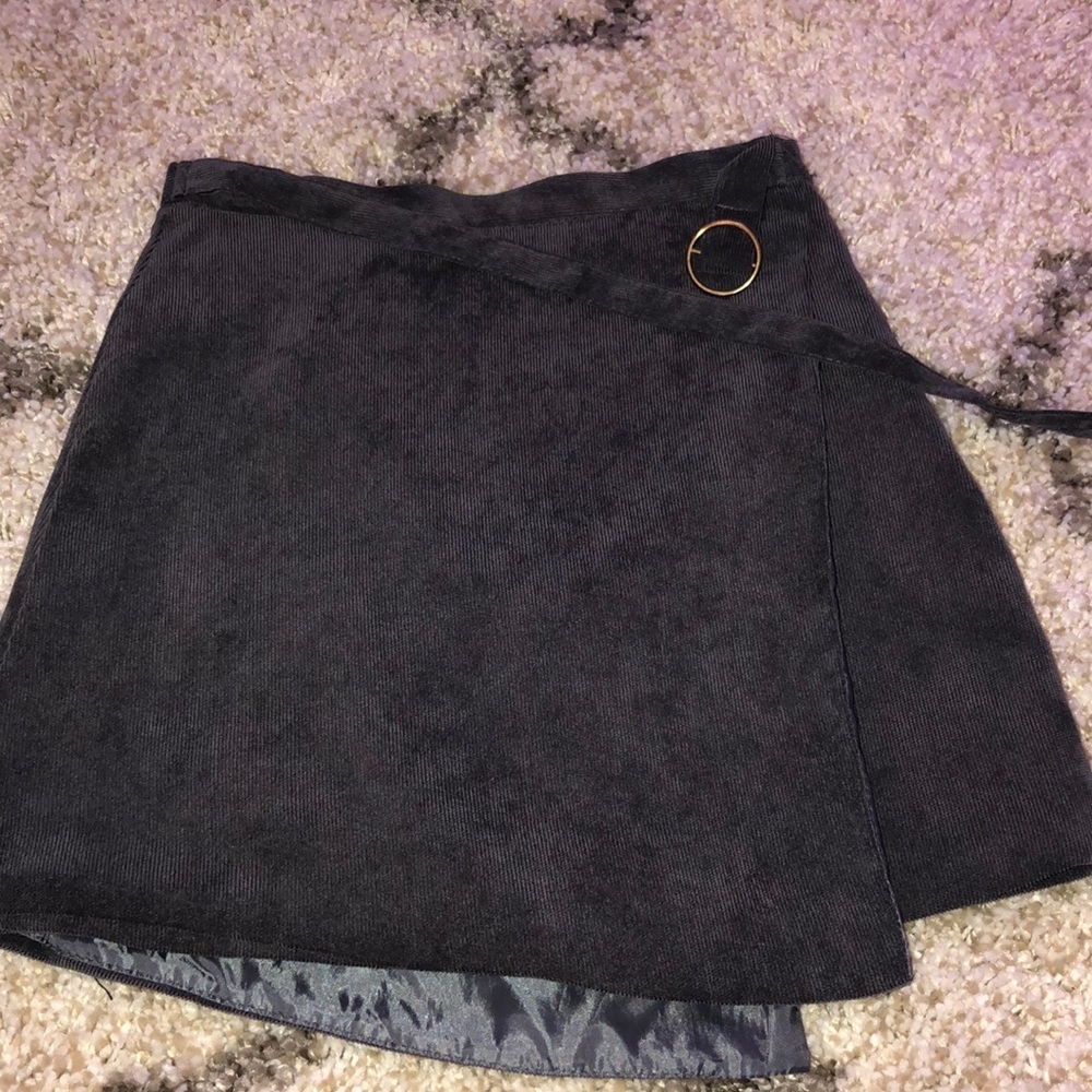 Women’s grey buckle skirt